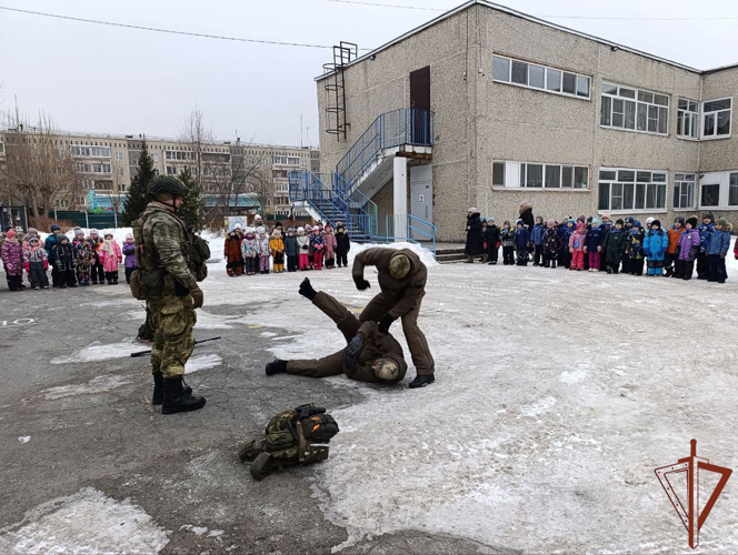 Росгвардейцы провели военно-спортивные и патриотические мероприятия на Урале