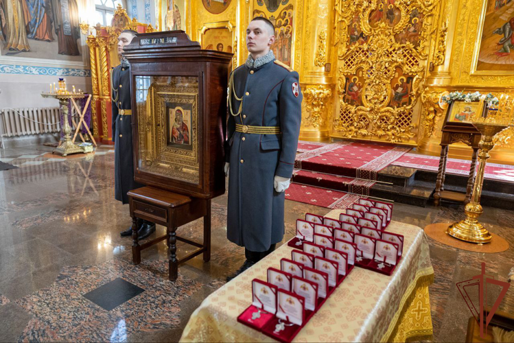 Главному храму Росгвардии передана Фёдоровская икона Божией Матери (видео)