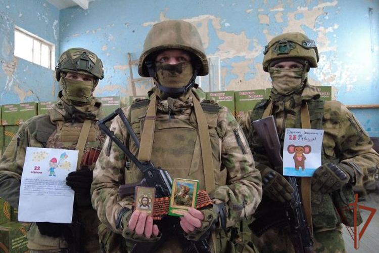Росгвардейцы — участники СВО поблагодарили представителей Нижегородской епархии за переданные им подарки (видео)