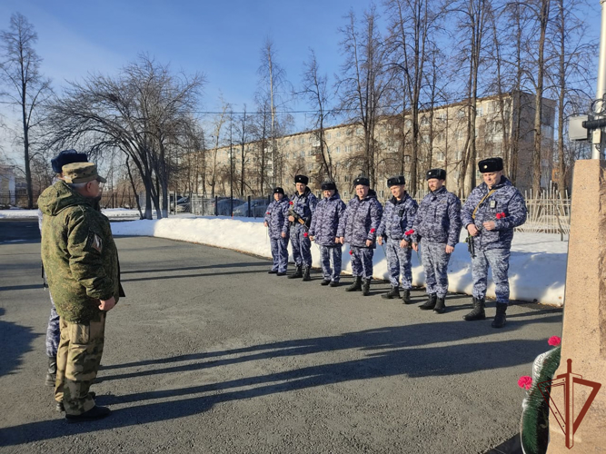 Ветераны и военнослужащие Росгвардии провели памятные мероприятия на Урале
