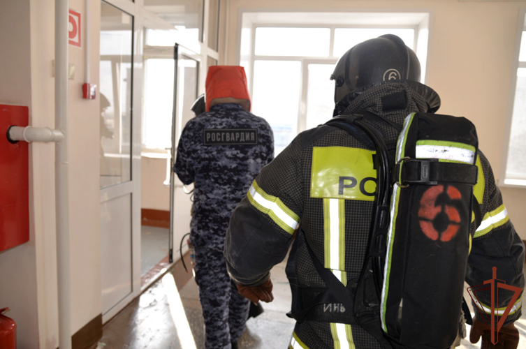 Росгвардия и МЧС провели совместное пожарно-тактическое учение в Кургане