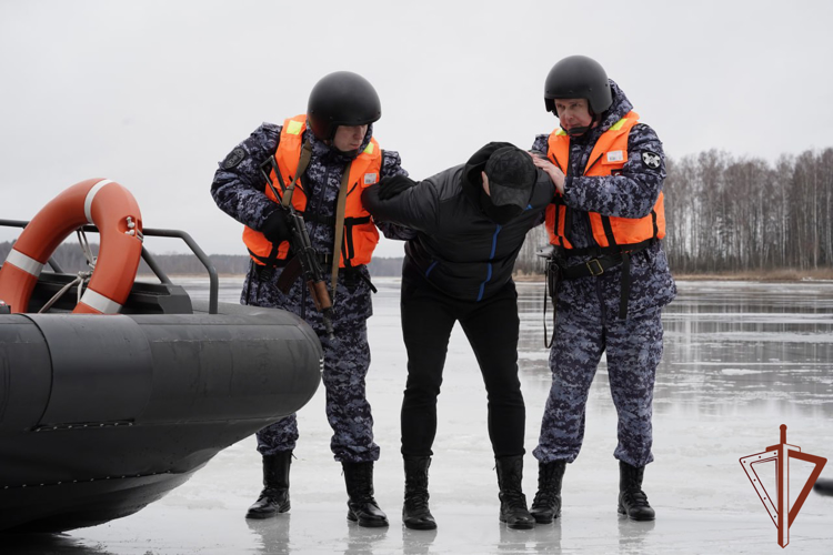 Росгвардия провела учения по пресечению диверсий на водоохранном объекте в Москве (видео)