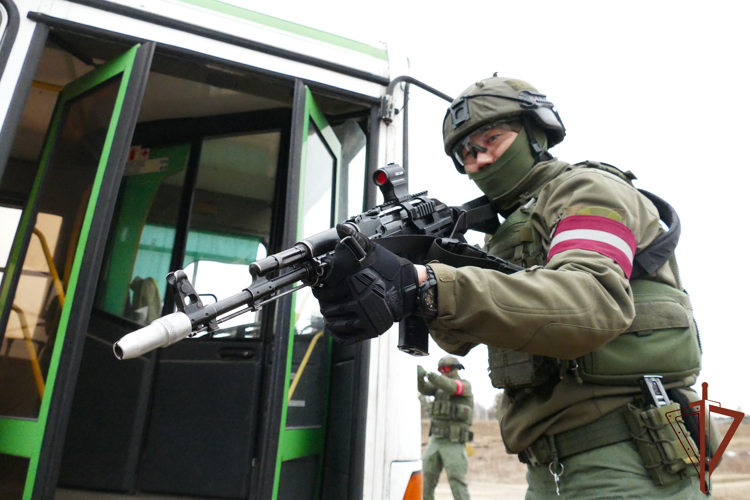 Торжественные мероприятия в преддверии Дня войск национальной гвардии Российской Федерации прошли в Сибири