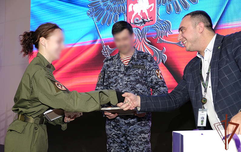 Посвященная Росгвардии выставочная экспозиция начала работу в Запорожской области
