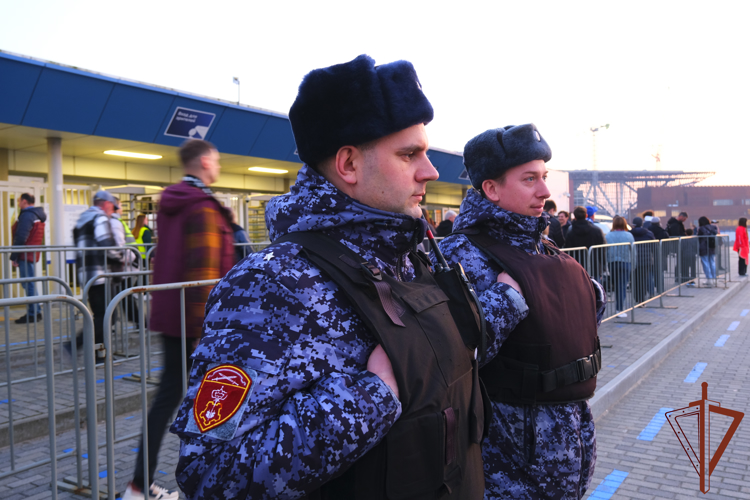 В Калининграде росгвардейцы обеспечили безопасность футбольного матча Первой лиги