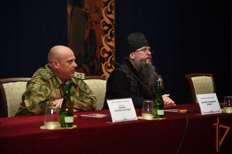 В войсковом храме грозненского соединения Росгвардии состоялось торжественное богослужение