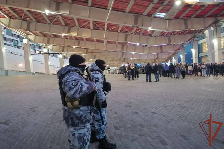 Росгвардейцы обеспечили правопорядок на хоккейном матче в Москве