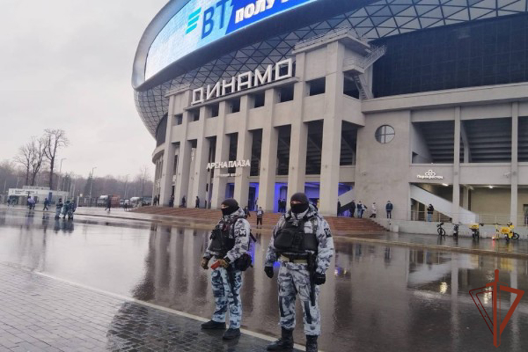 Военнослужащие и сотрудники Росгвардии обеспечили правопорядок на хоккейном матче в Москве
