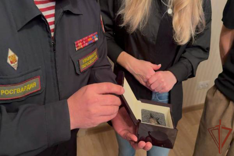 Росгвардия передала родственникам красноармейца орден Красной звезды в Твери