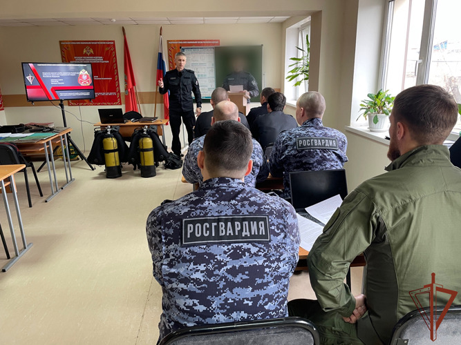 В Красноярске прошли учебно-методические сборы с руководителями водолазных подразделений Сибирского округа Росгвардии