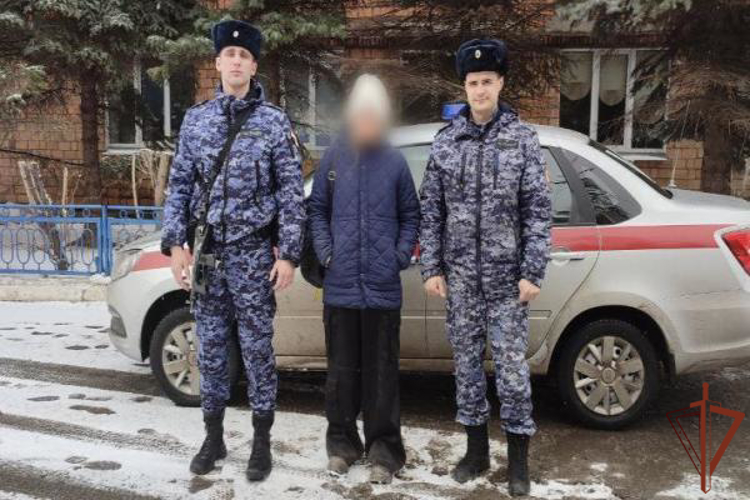 Сотрудники Росгвардии нашли пропавшую девочку в Красноярском крае