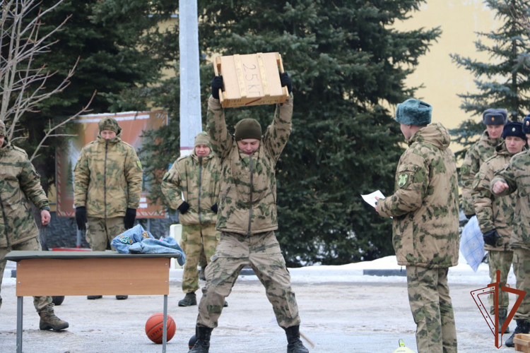 В Подмосковье военнослужащие Центрального округа Росгвардии приняли участие в праздновании Масленицы