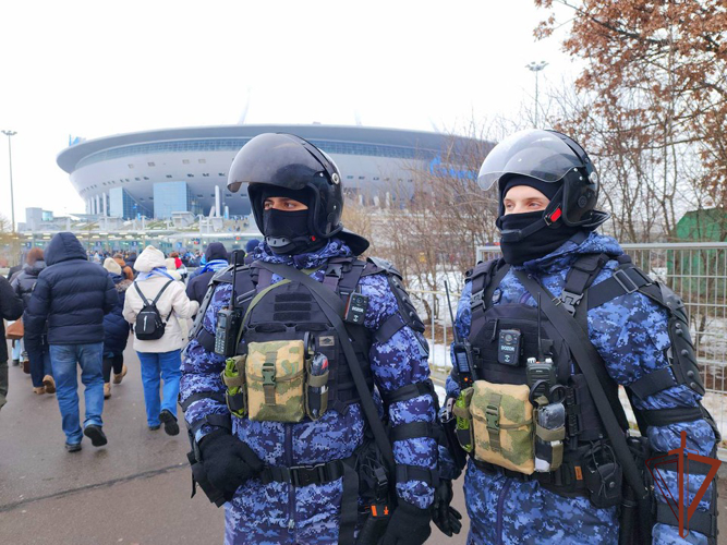 Росгвардейцы обеспечили безопасность матча РПЛ по футболу в Санкт-Петербурге