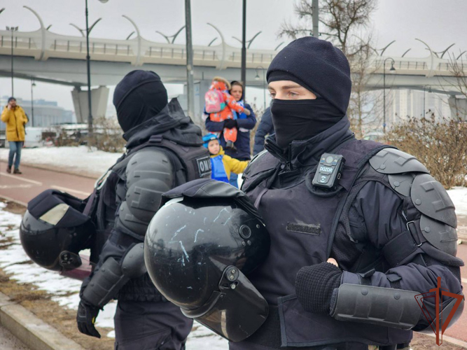 Росгвардейцы обеспечили безопасность матча РПЛ по футболу в Санкт-Петербурге
