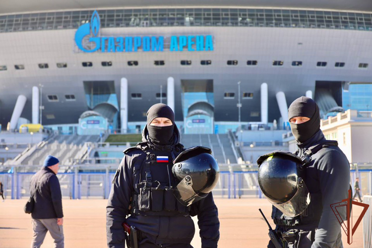 В Санкт-Петербурге росгвардейцы обеспечили безопасность футбольного матча 