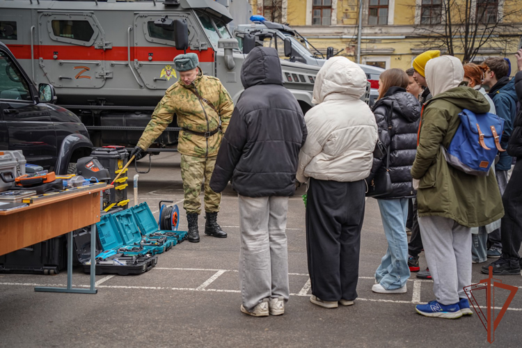 В Северо-Западном округе Росгвардии проходят дни открытых дверей