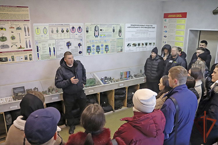 В Восточном округе Росгвардии состоялись встречи с подрастающим поколением