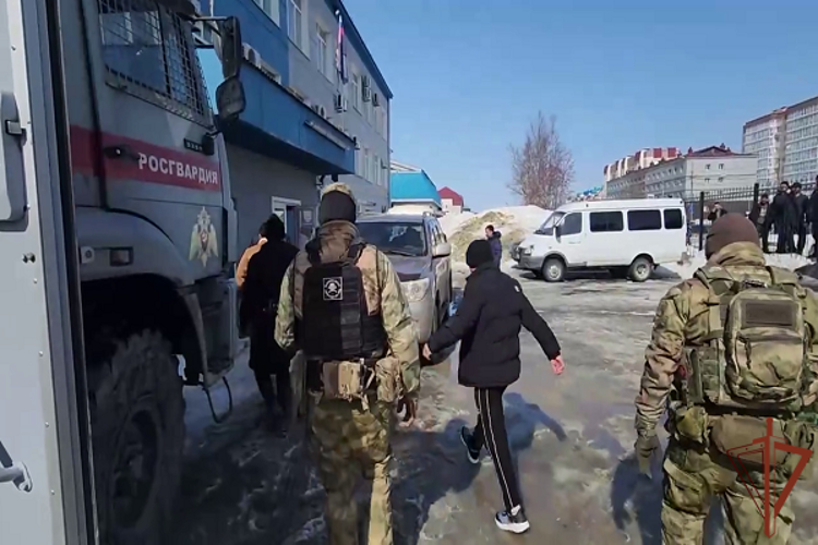 На Сахалине росгвардейцы приняли участие в мероприятиях по контролю соблюдения миграционного законодательства
