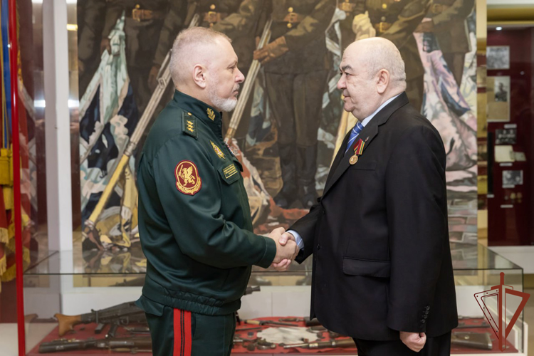 Генерал-полковник Алексей Воробьев поздравил работников культуры и искусства Росгвардии