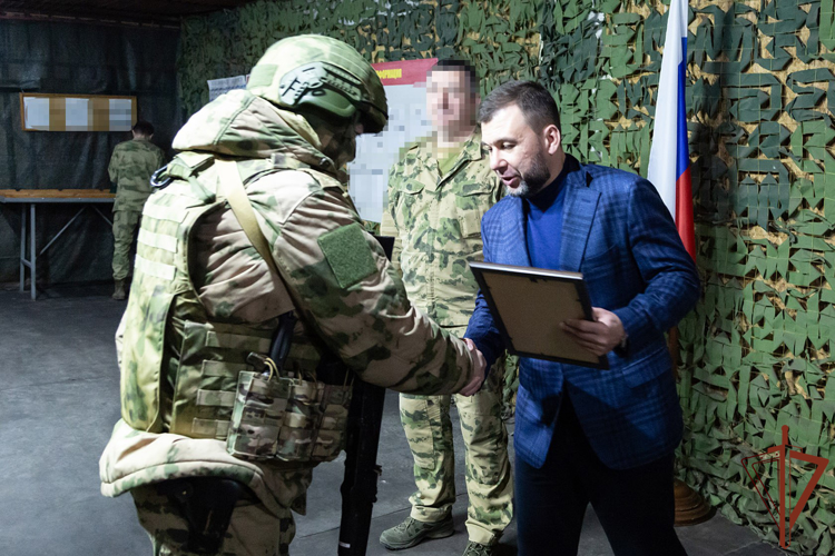 Глава ДНР наградил росгвардейцев, выполняющих задачи в зоне СВО (видео)