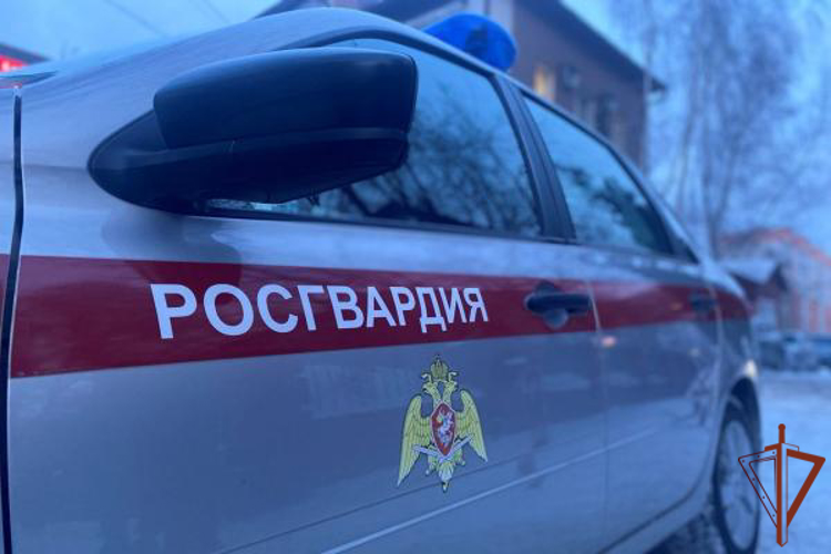 Сотрудники Росгвардии по горячим следам задержали подозреваемых в повреждении банкомата в Томской области