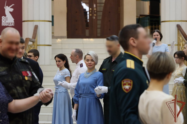 В Кузбассе прошел бал, посвященный Дню войск национальной гвардии Российской Федерации