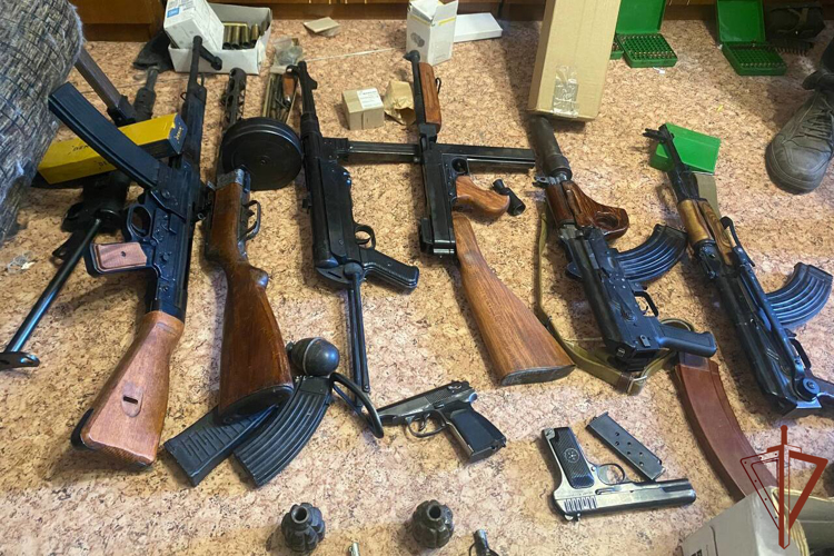 При силовой поддержке спецназа Росгвардии в Липецке задержан подозреваемый в незаконном изготовлении оружия и боеприпасов