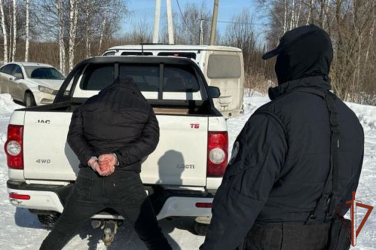 При силовой поддержке СОБР Росгвардии в Кемеровской области пресечена попытка сбыта наркотических веществ