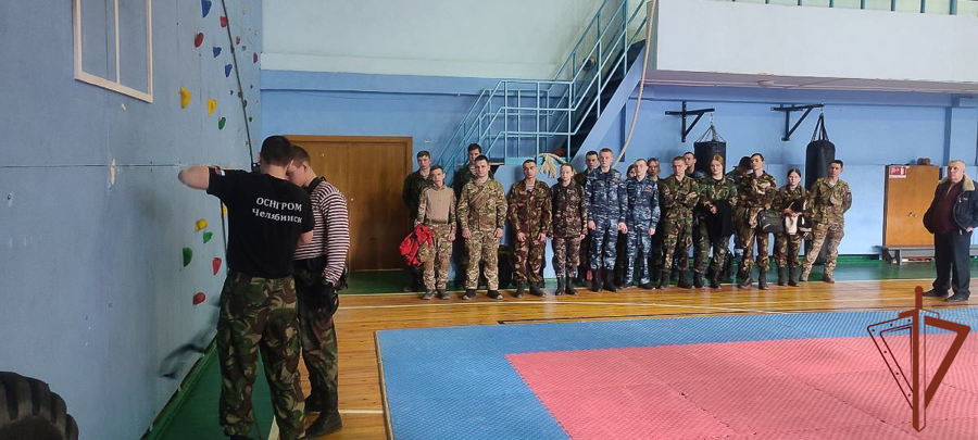 Патриотические встречи провели представители Росгвардии с уральской молодежью