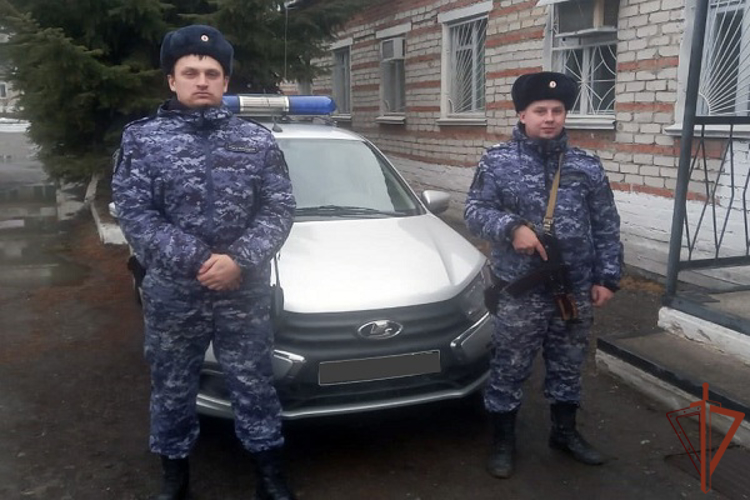 В Хабаровском крае сотрудники Росгвардии помогли вернуться к родителям потерявшемуся ребенку