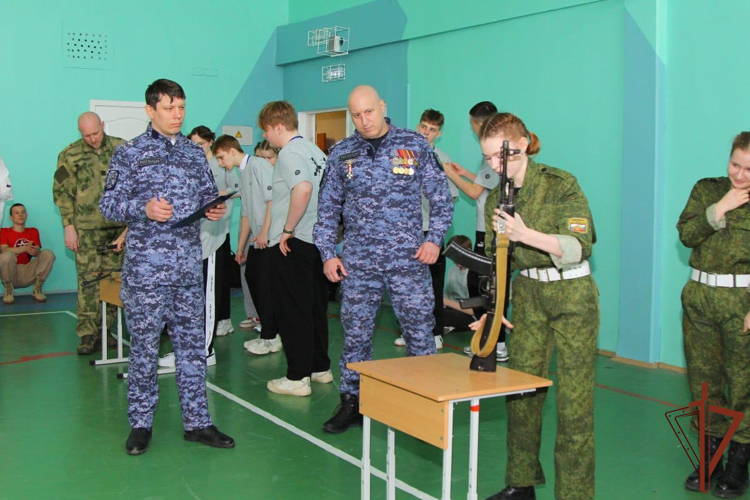 Мероприятия Года защитника Отечества провели росгвардейцы на Урале