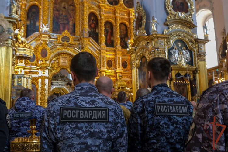 Встречи росгвардейцев с духовным наставником состоялись в регионах центральной России