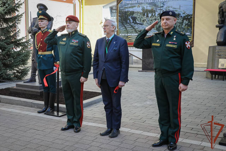 Заместитель директора Росгвардии открыл мемориал «Защитникам Ленинграда» в штабе Северо-Западного округа Росгвардии