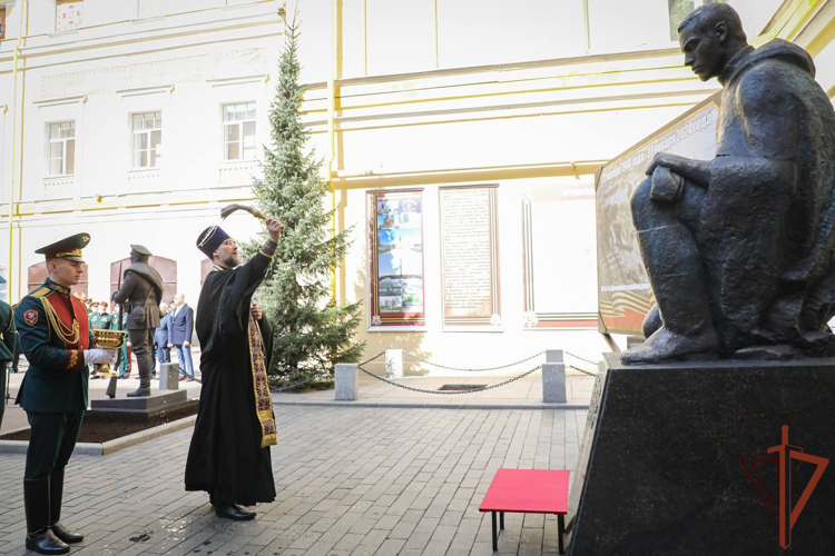Заместитель директора Росгвардии открыл мемориал «Защитникам Ленинграда» в штабе Северо-Западного округа Росгвардии