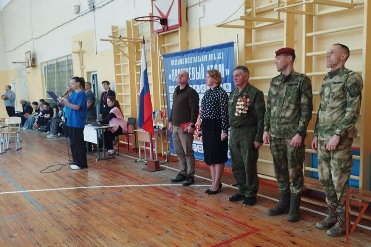 Военнослужащие и сотрудники Росгвардии провели патриотические мероприятия для подшефных уральских школьников