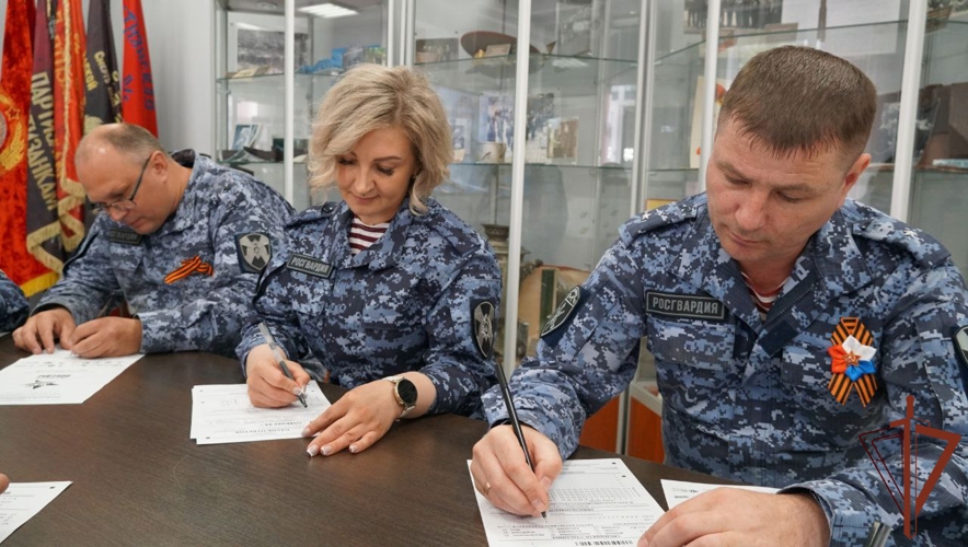 В Центральном округе Росгвардии написали «Диктант Победы»