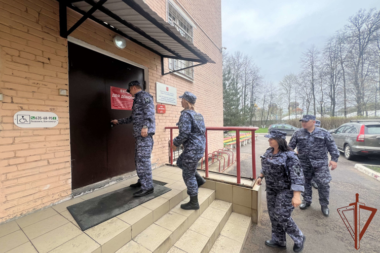 Донорскую акцию поддержали росгвардейцы в Санкт-Петербурге   