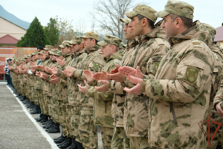 В махачкалинском соединении Росгвардии отметили 29-ю годовщину образования бригады
