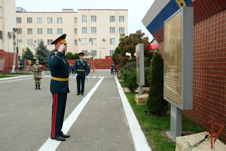 В махачкалинском соединении Росгвардии отметили 29-ю годовщину образования бригады
