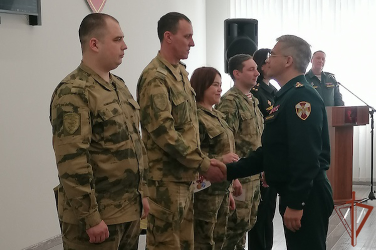 Коллектив военного клинического госпиталя поздравили с годовщиной образования лечебного учреждения