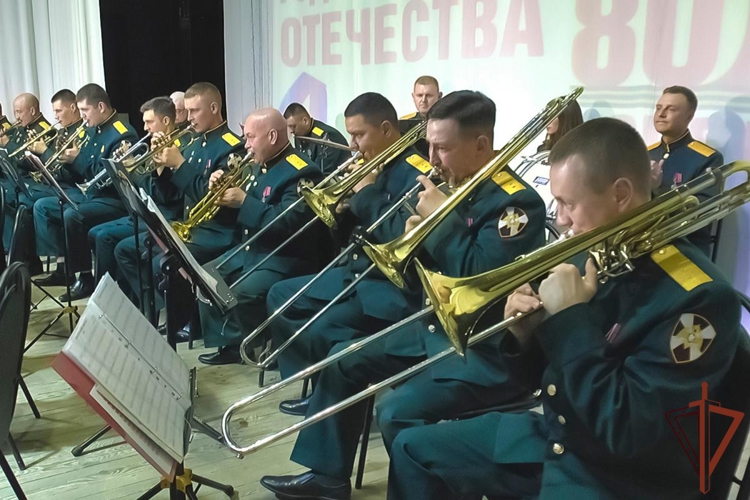 Посвященные Дню Победы концерты прошли в Уральском округе Росгвардии (видео)