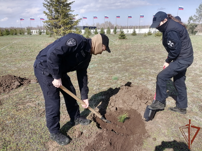  В Саратове росгвардейцы приняли участие в мероприятии ко Дню космонавтики