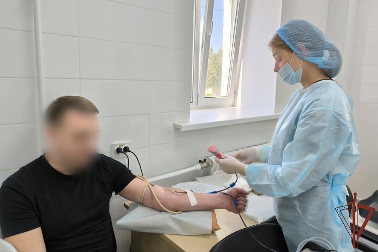 В Ульяновске росгвардейцы пополнили региональный банк крови