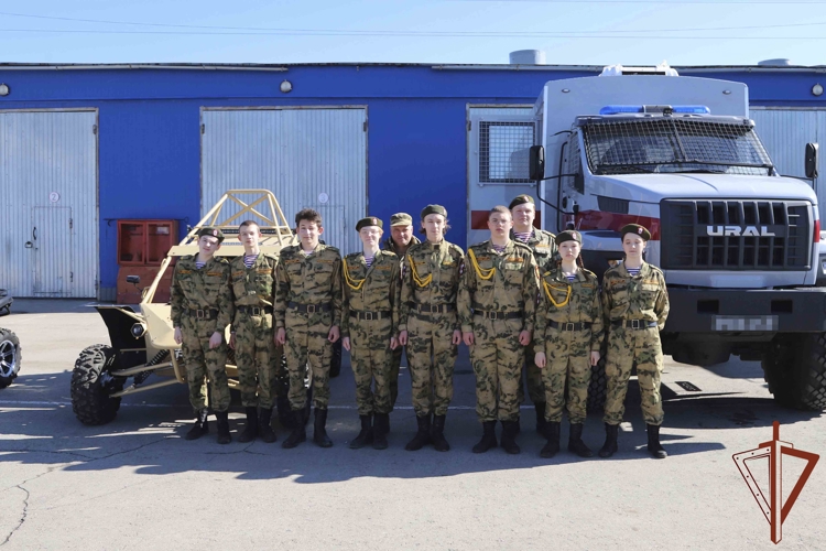Росгвардейцы проводят патриотические мероприятия в Центральном федеральном округе