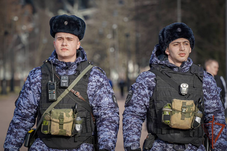 В Санкт-Петербурге росгвардейцы обеспечили безопасность матча КХЛ