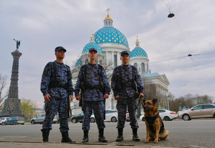В Санкт-Петербурге росгвардейцы обеспечили безопасность проведения пасхальных богослужений 