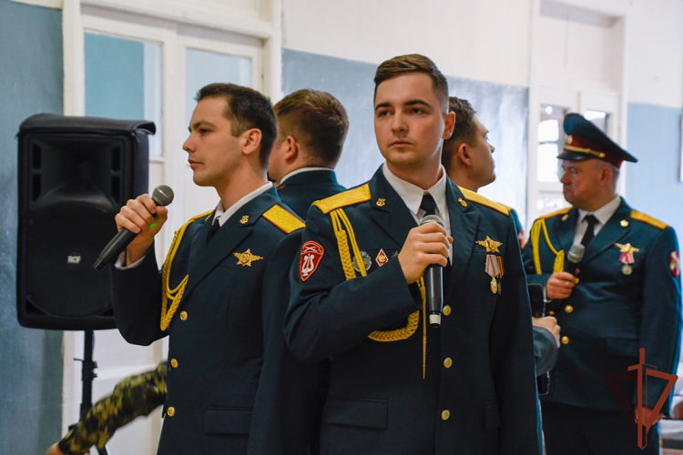 Ансамбль песни и пляски Северо-Западного округа Росгвардии выступил перед ранеными участниками СВО