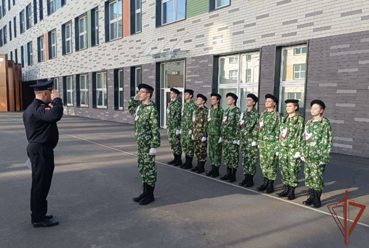 Росгвардейцы проводят патриотические мероприятия в Центральном федеральном округе