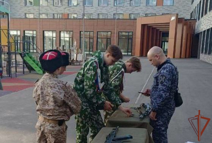 Росгвардейцы проводят патриотические мероприятия в Центральном федеральном округе