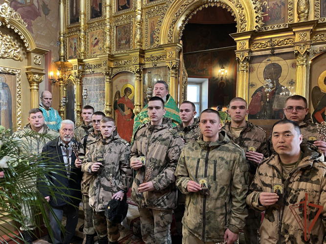 Встречи росгвардейцев с духовным наставником состоялись в регионах центральной России